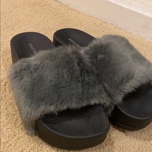 Steve Madden Womens Softey-P Faux Fur Slides